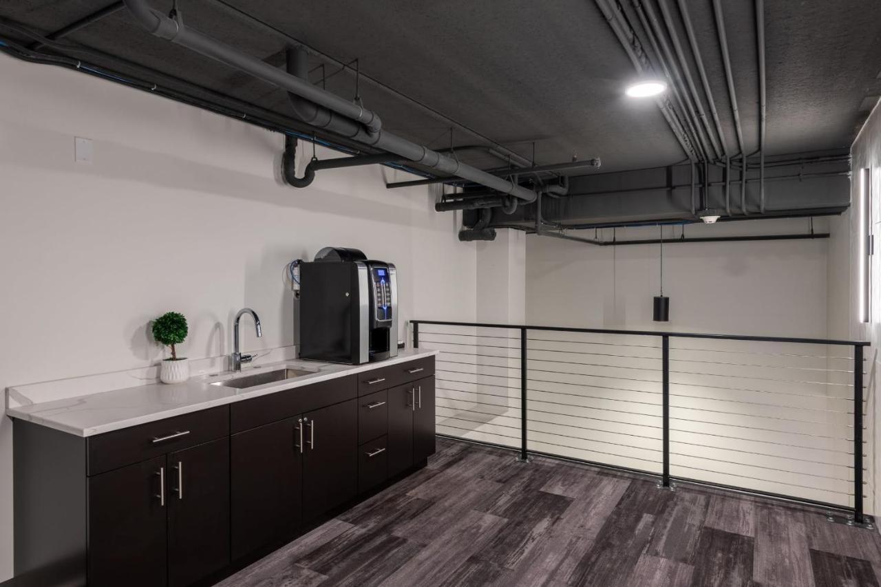 Flexhome Skywalk To Fiserv 1Br Apt U5 Milwaukee Exteriör bild