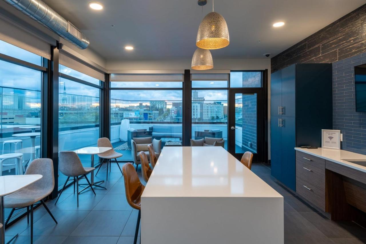 Flexhome Skywalk To Fiserv 1Br Apt U5 Milwaukee Exteriör bild